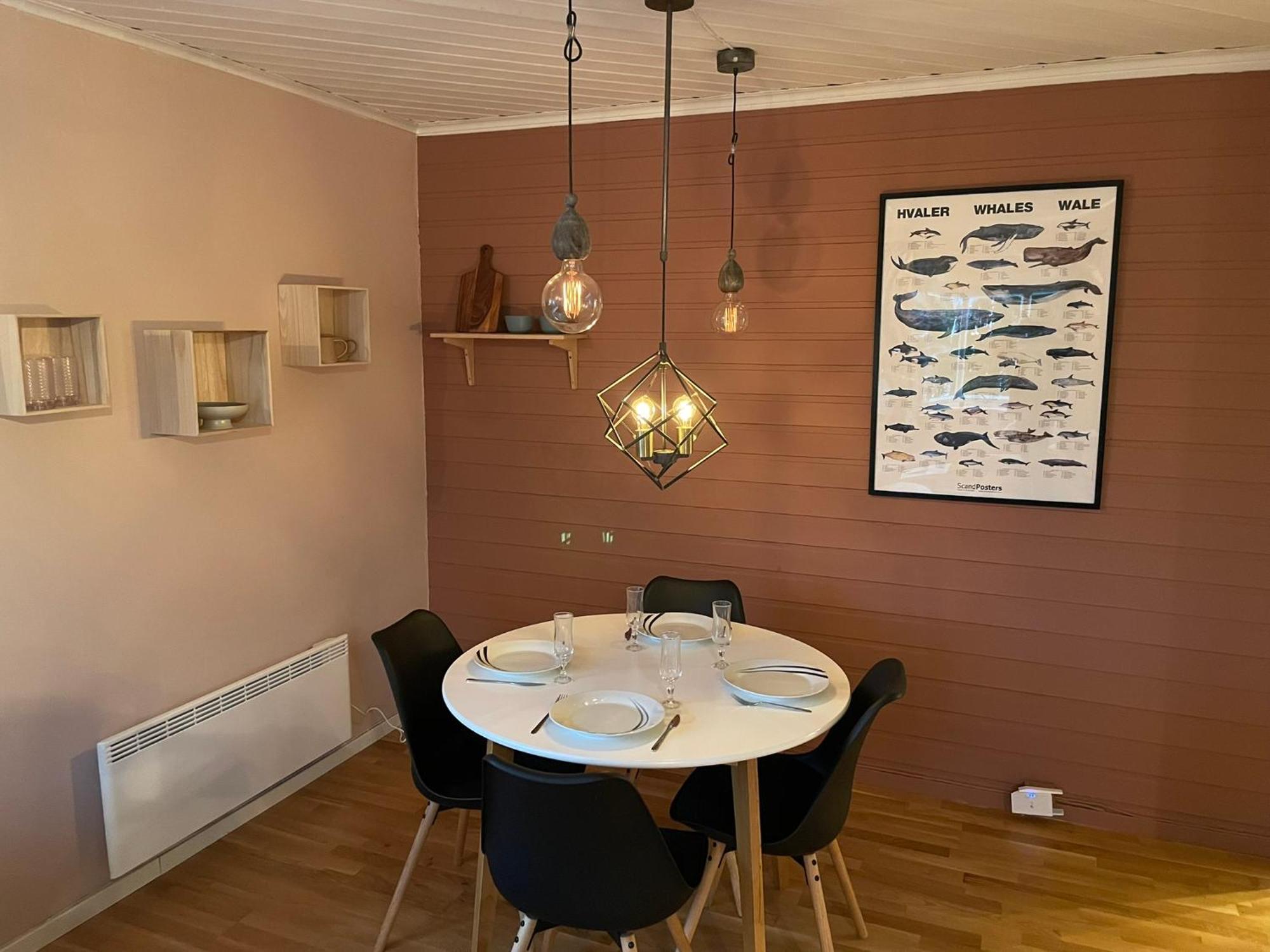 Centrally Located Apartment In Classic Townhouse Тромсё Экстерьер фото